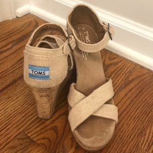 Toms tan linen wedge sandals